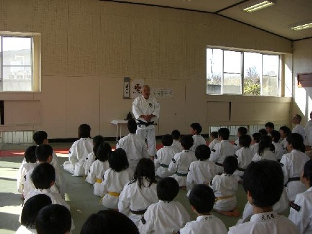 小笠原先生の法話で幕を閉じました